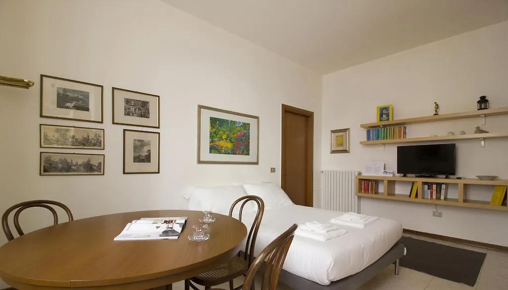 Italianway-Garigliano Apartment Milan