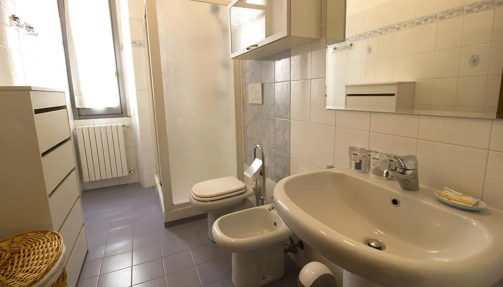 Italianway-Garigliano Apartment Milan 0*,